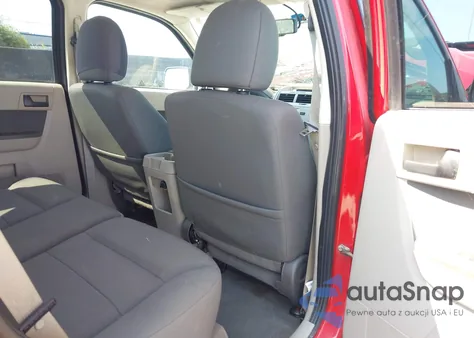 2009 Ford Escape Xlt z USA, uszkodzony, nr VIN 1FMCU03739KA81065